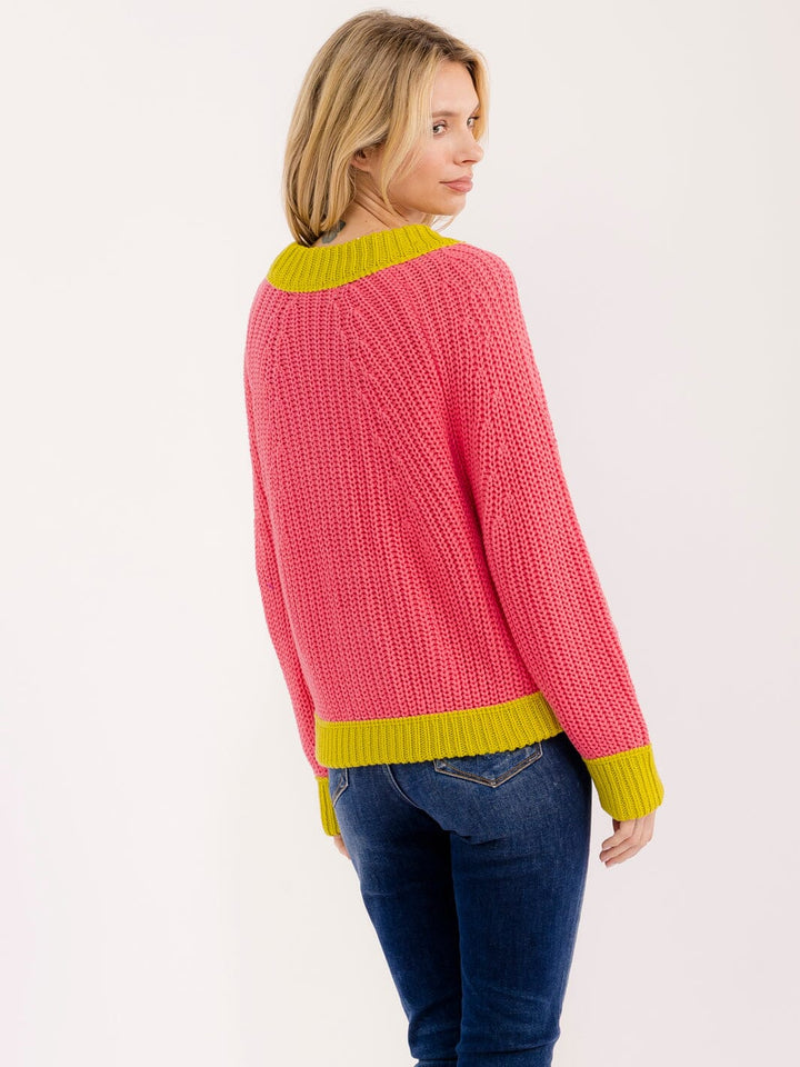WOMEN'S LONG SLEEVE V-NECK BUTTON CLOSURE FRONT POCKETS COLORBLOCK SWEATER