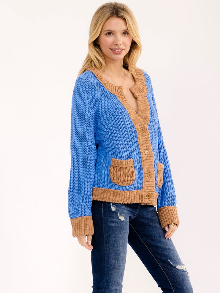 WOMEN'S LONG SLEEVE V-NECK BUTTON CLOSURE FRONT POCKETS COLORBLOCK SWEATER