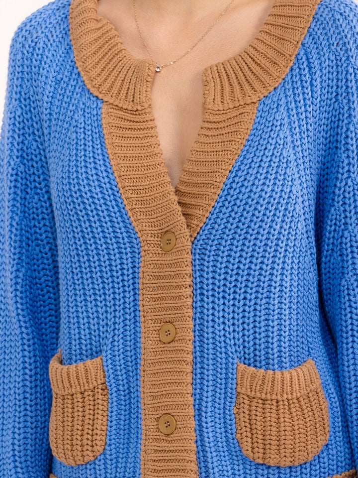 WOMEN'S LONG SLEEVE V-NECK BUTTON CLOSURE FRONT POCKETS COLORBLOCK SWEATER