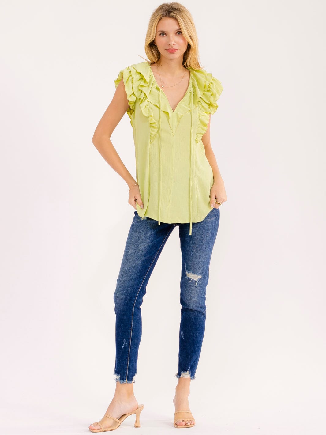 WOMEN'S SLEEVELESS RUFFLE V-NECK BLOUSE