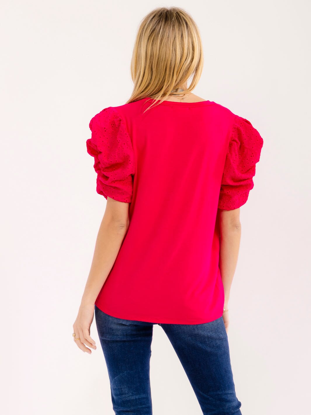 WOMEN'S SHORT PUFF SLEEVES EYELT DETAILED BLOUSE