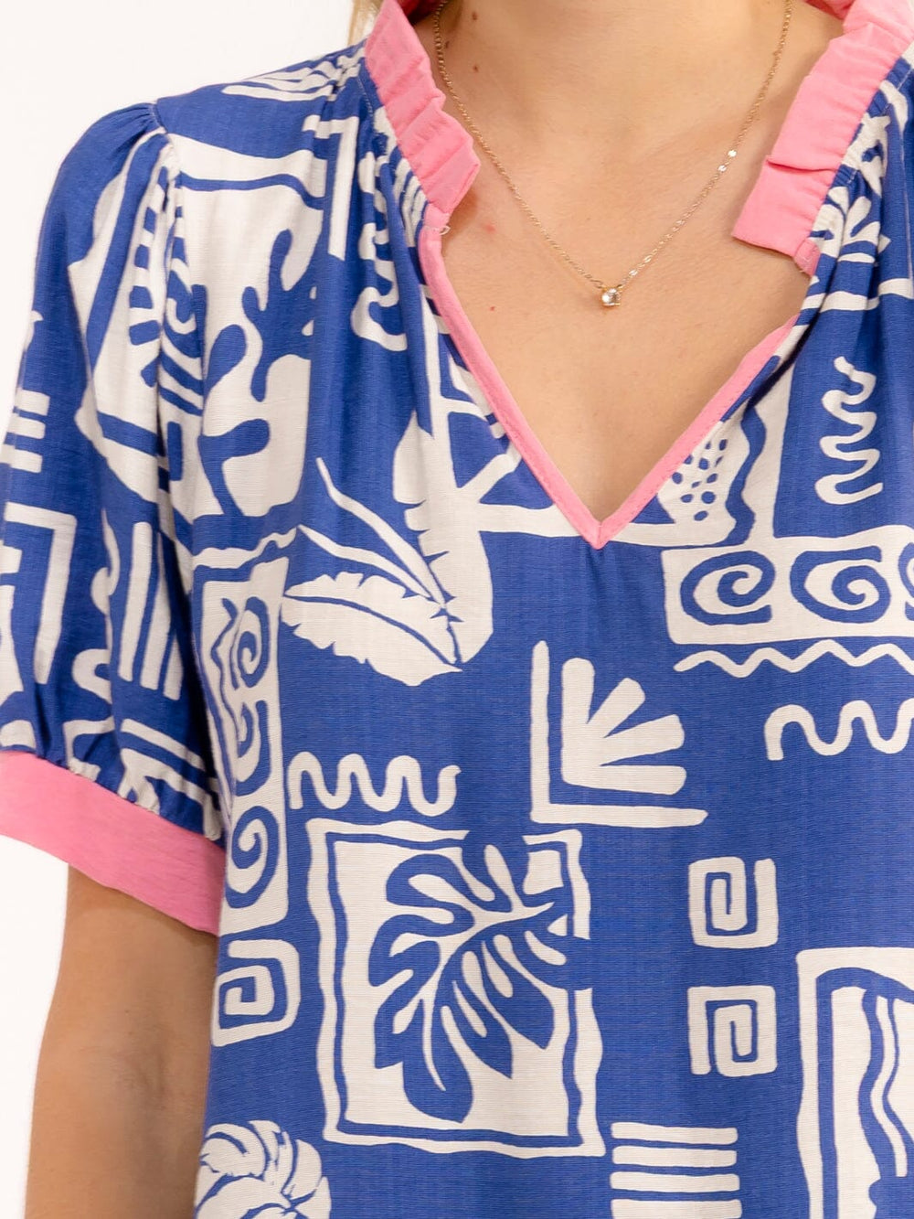 WOMEN'S SHORT SLEEVE V-NECK MULTI PRINT STRIPES BLOUSE