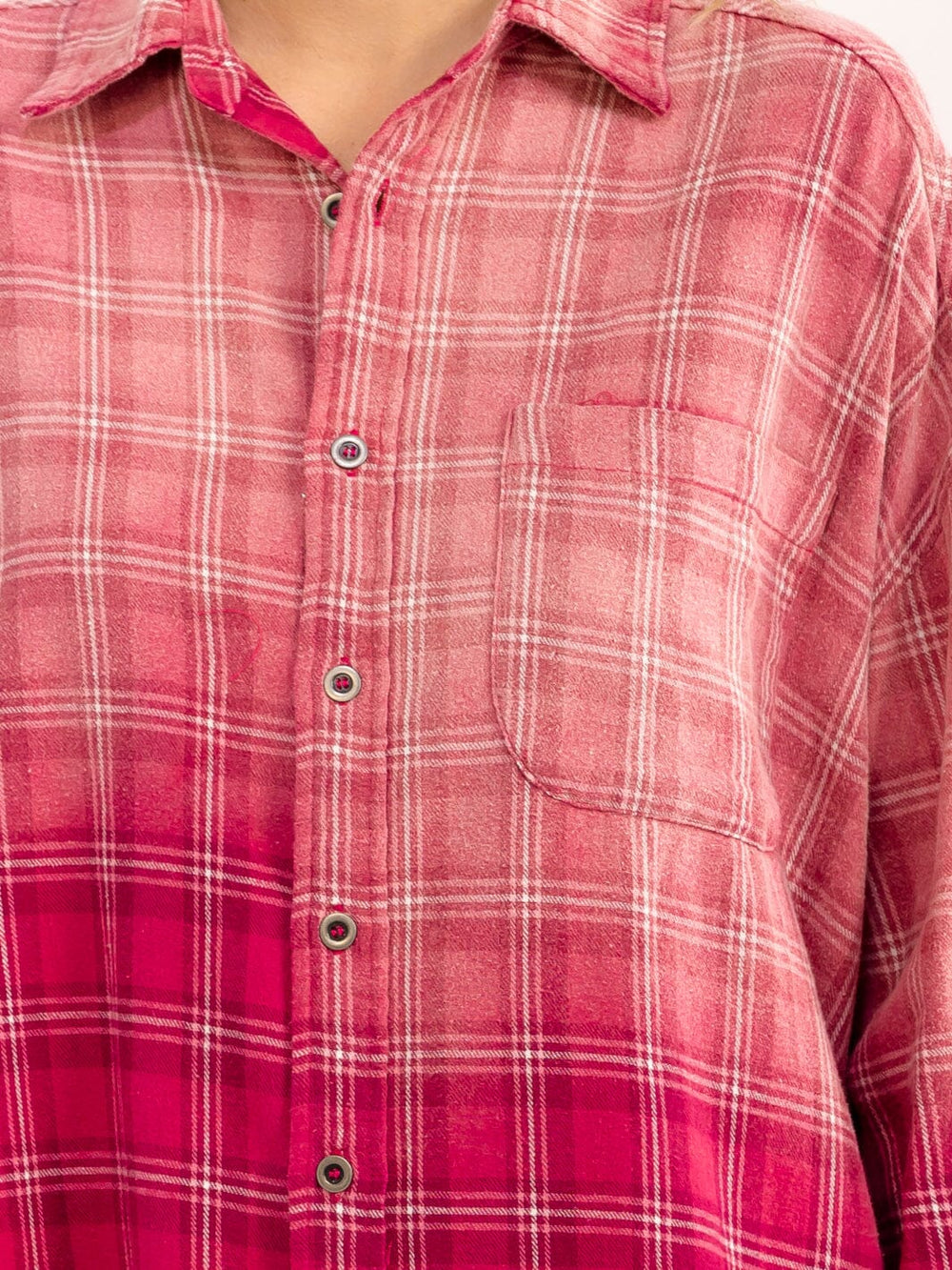 WOMEN'S LONG SLEEVE FRONT POCKET BUTTON UP PLAID OMBRE OVERSIZED TOP