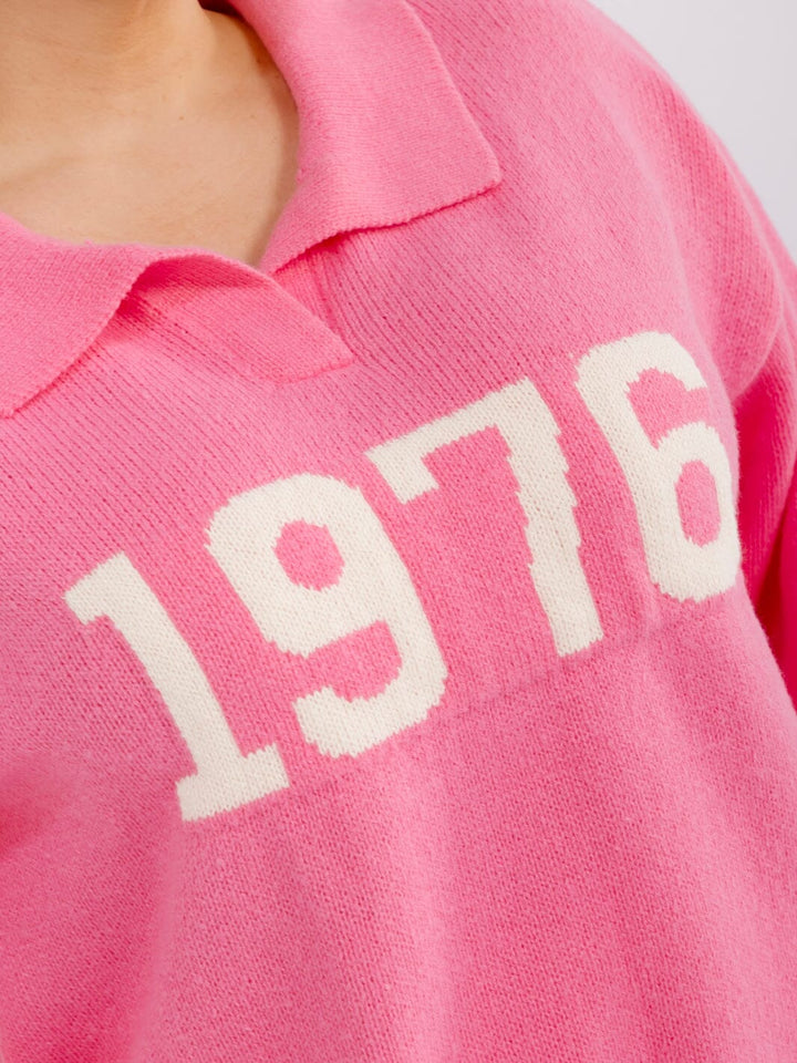 PLUS SIZE LONG SLEEVE V-NECK GRAPHIC PULLOVER SWEATER