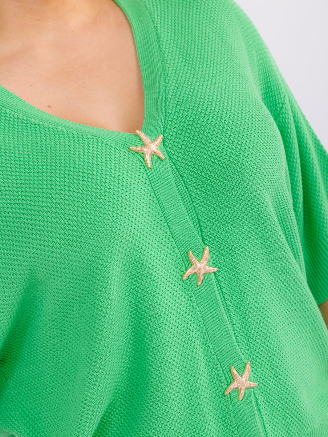 PLUS SIZE SHORT BUTTON CLOSURE BLOUSE