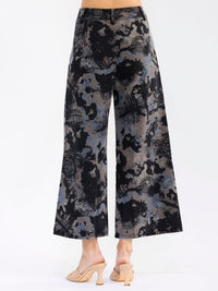 WOMEN'S BUTTON CLOSURE FRONT POCKETS TIE DIE WIDE LEG DENIM PANTS