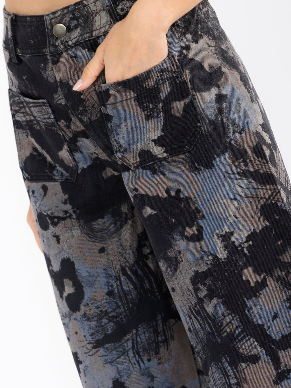WOMEN'S BUTTON CLOSURE FRONT POCKETS TIE DIE WIDE LEG DENIM PANTS