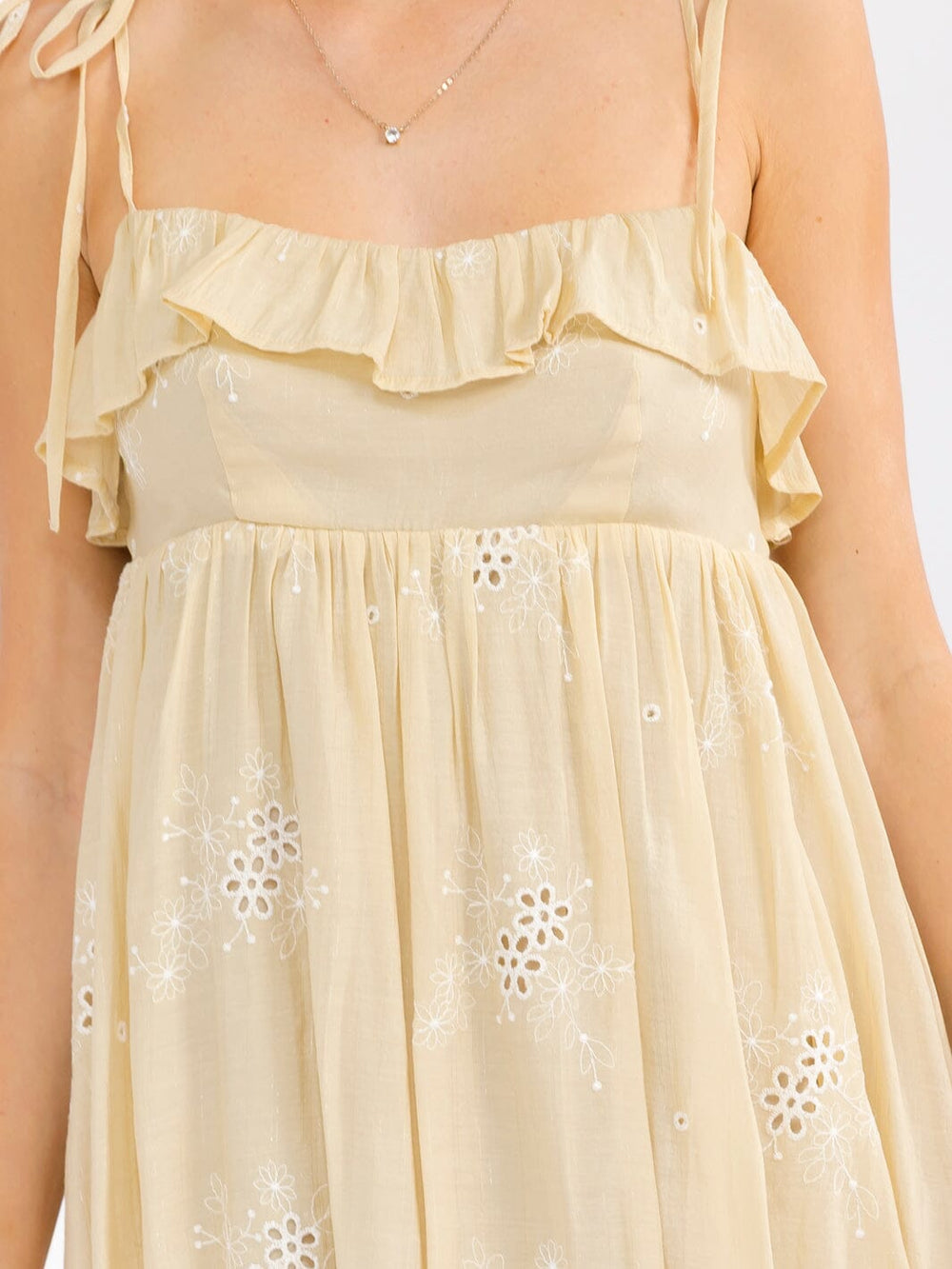 WOMEN'S SLEEVELESS RUFFLE ELASTIC WAIST EYELET SHIMMER MINI DRESS