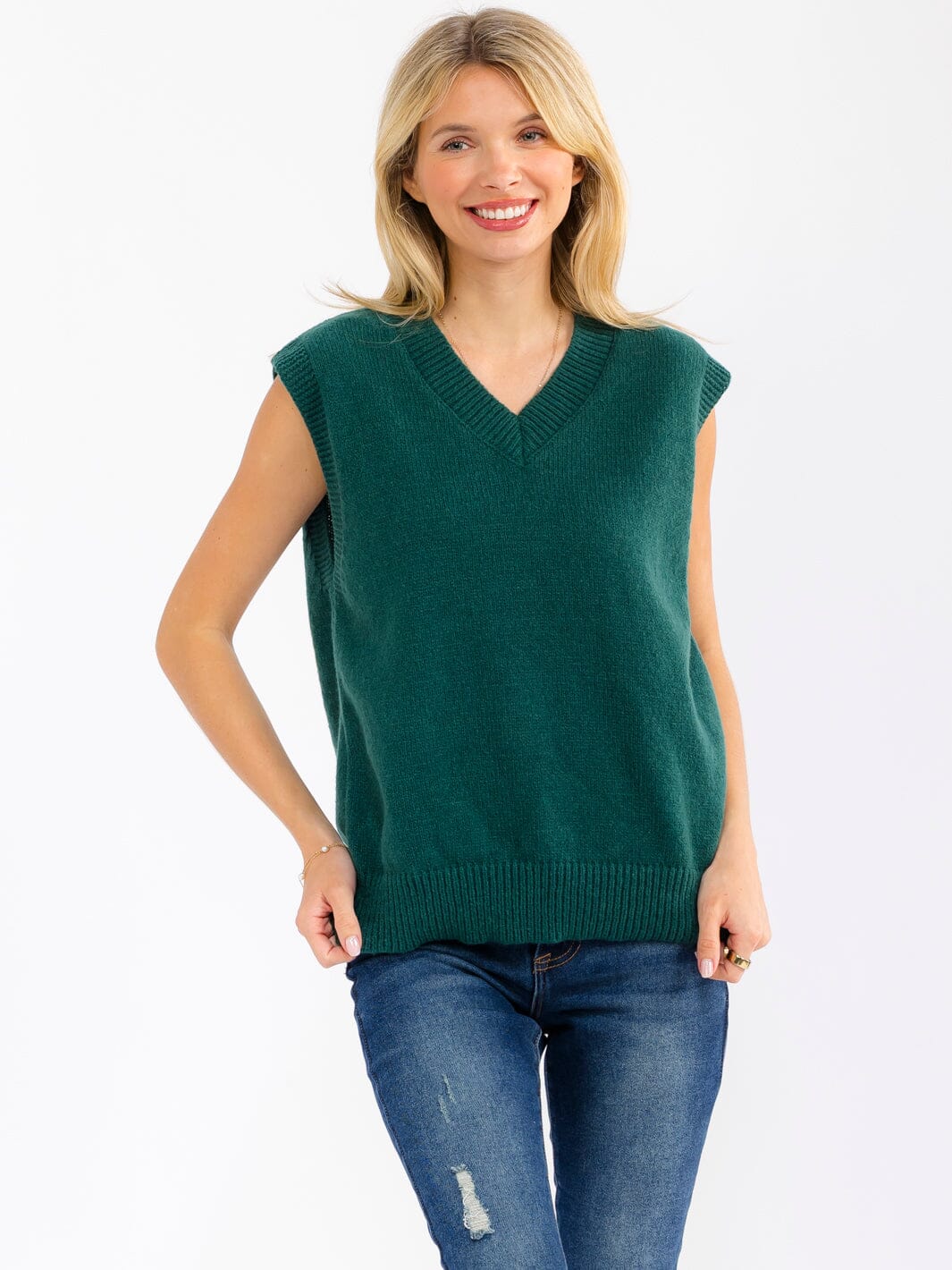 WOMEN'S SLEEVELESS V-NECK SWEATER VEST