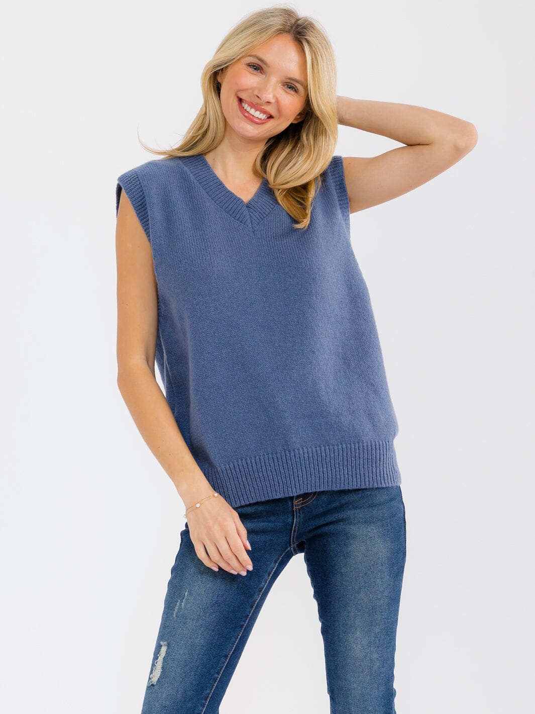 WOMEN'S SLEEVELESS V-NECK SWEATER VEST