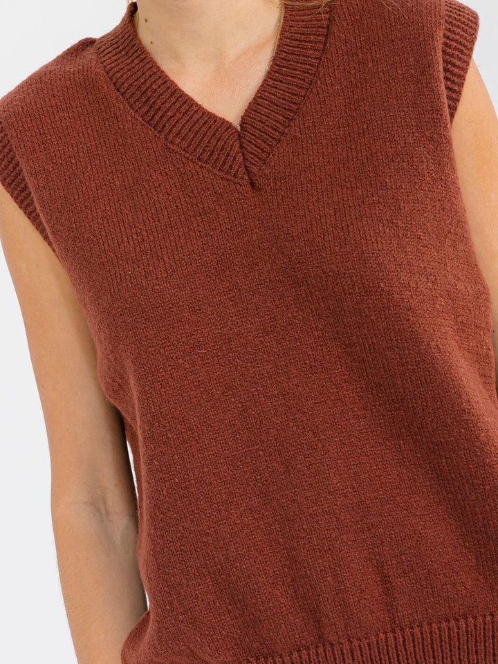 WOMEN'S SLEEVELESS V-NECK SWEATER VEST