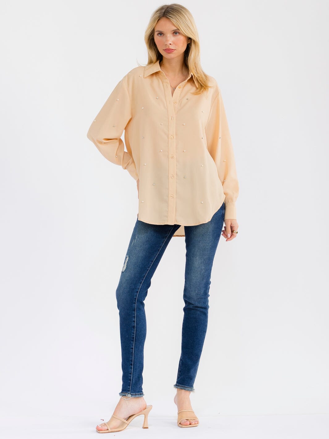 WOMEN'S LONG SLEEVE BUTTON UP PEARL DETAILED BLOUSE