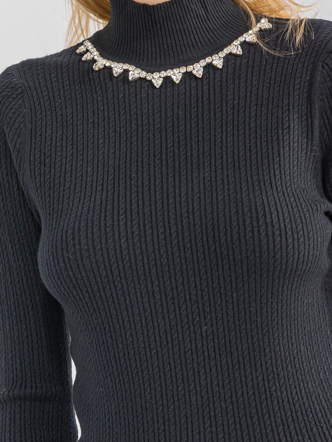 WOMEN'S LONG SLEEVE TURTLE NECK RHINESTONES DETAILED BLOUSE