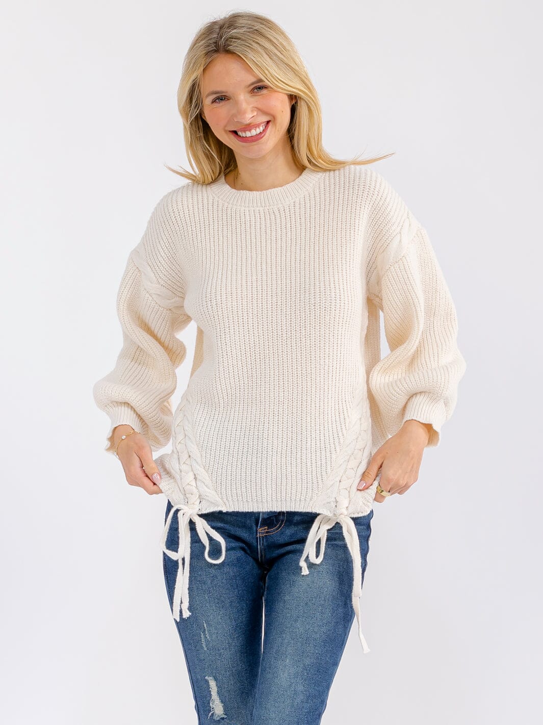 WOMEN'S LONG SLEEVE LACE UP DETAILED PULLOVER SWEATER