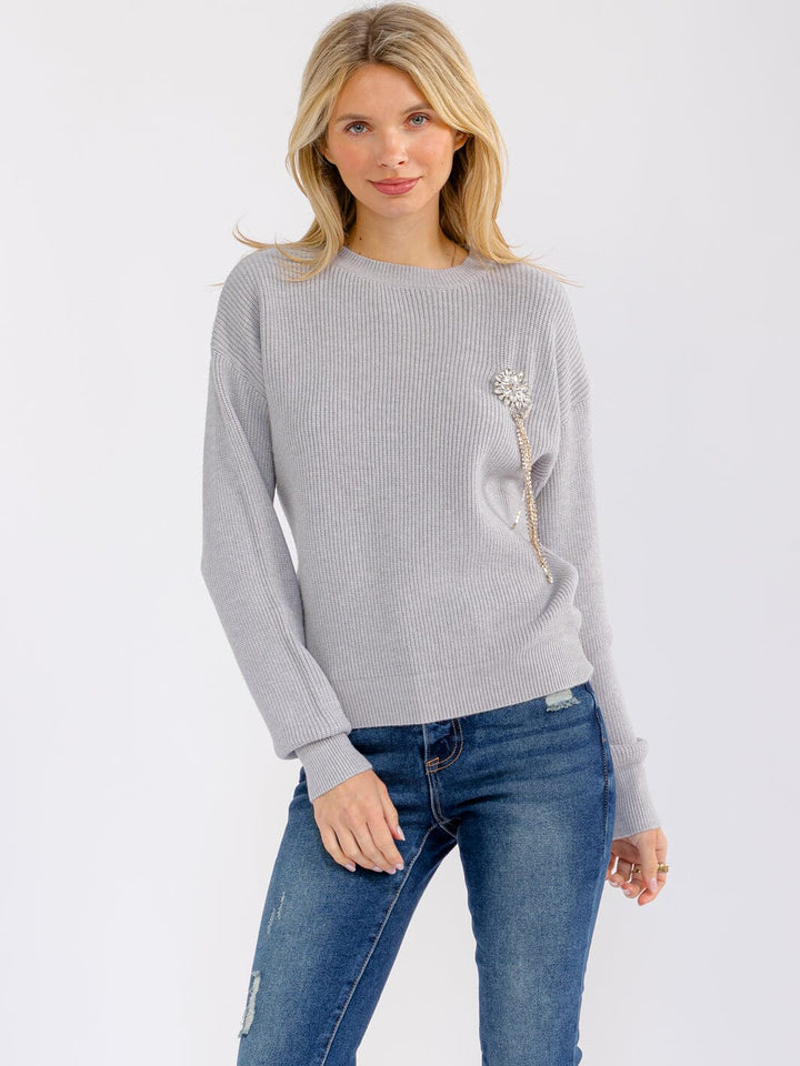 WOMEN'S LONG SLEEVE RIBBED STONE FLORAL BROOCH PULLOVER SWEATER