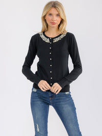 WOMEN'S LONG SLEEVE BUTTON CLOSURE RIBBED PEARL DETAILED SWEATER