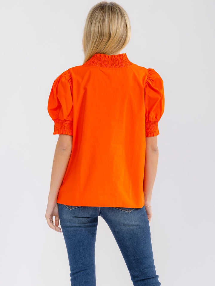 WOMEN'S SHORT PUFF SLEEVE V-NECK RUFFLE BLOUSE