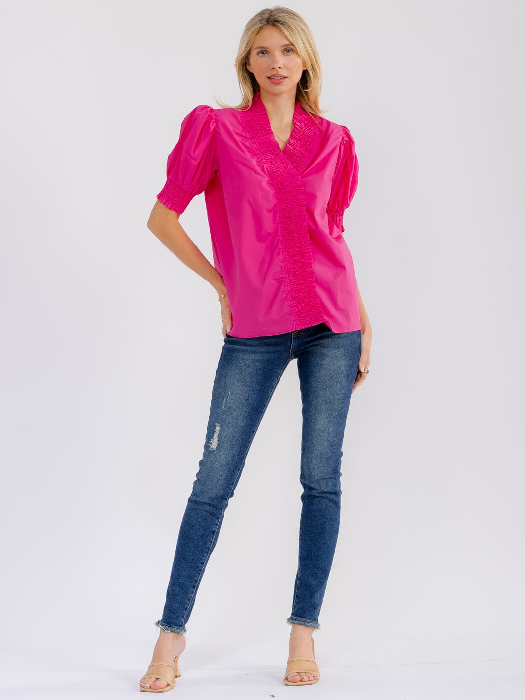 WOMEN'S SHORT PUFF SLEEVE V-NECK RUFFLE BLOUSE