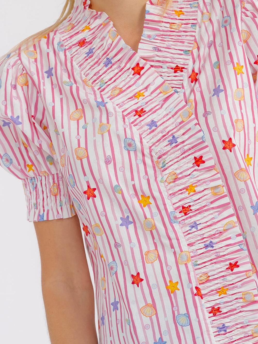 WOMEN'S SHORT PUFF SLEEVE V-NECK MULTI PRINT BLOUSE