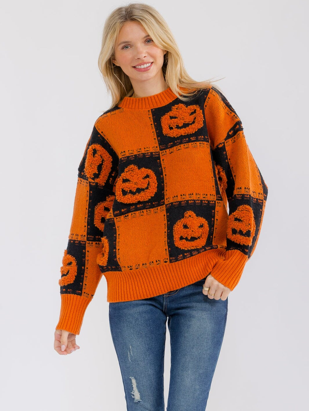 WOMEN'S LONG SLEEVE PUMPKIN PRINT PULLOVER SWEATER