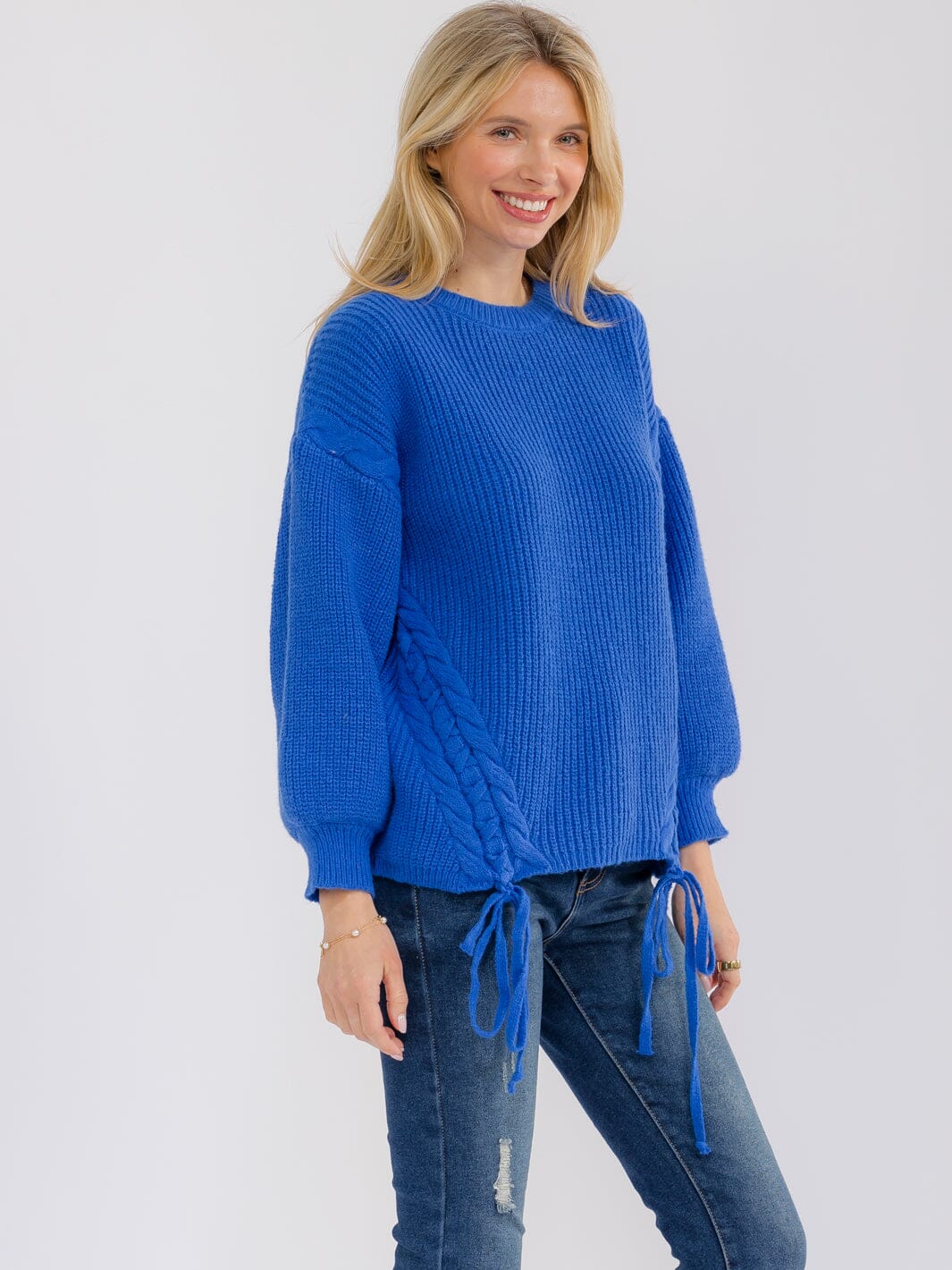 WOMEN'S LONG SLEEVE LACE UP DETAILED PULLOVER SWEATER