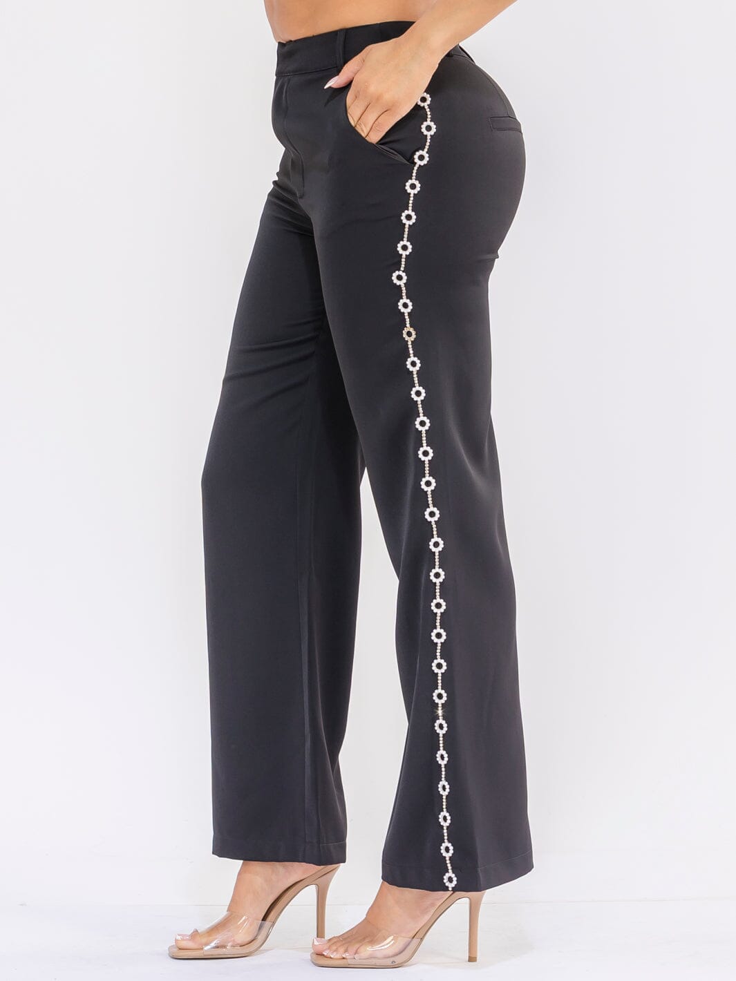 WOMEN'S BUTTON CLOSURE SIDE PEARL DETAILED WIDE LEG PANTS