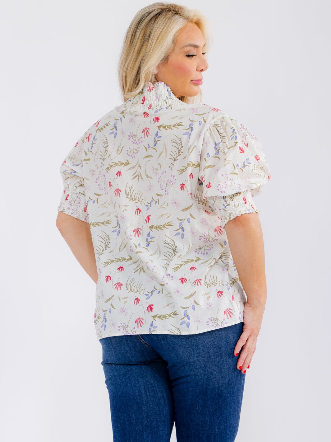 PLUS SIZE SHORT PUFF SLEEVE V-NECK RUFFLE FLORAL BLOUSE