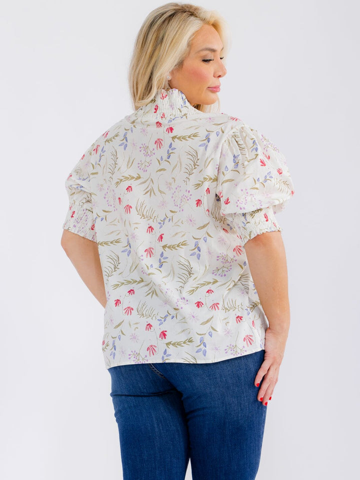 PLUS SIZE SHORT PUFF SLEEVE V-NECK RUFFLE FLORAL BLOUSE