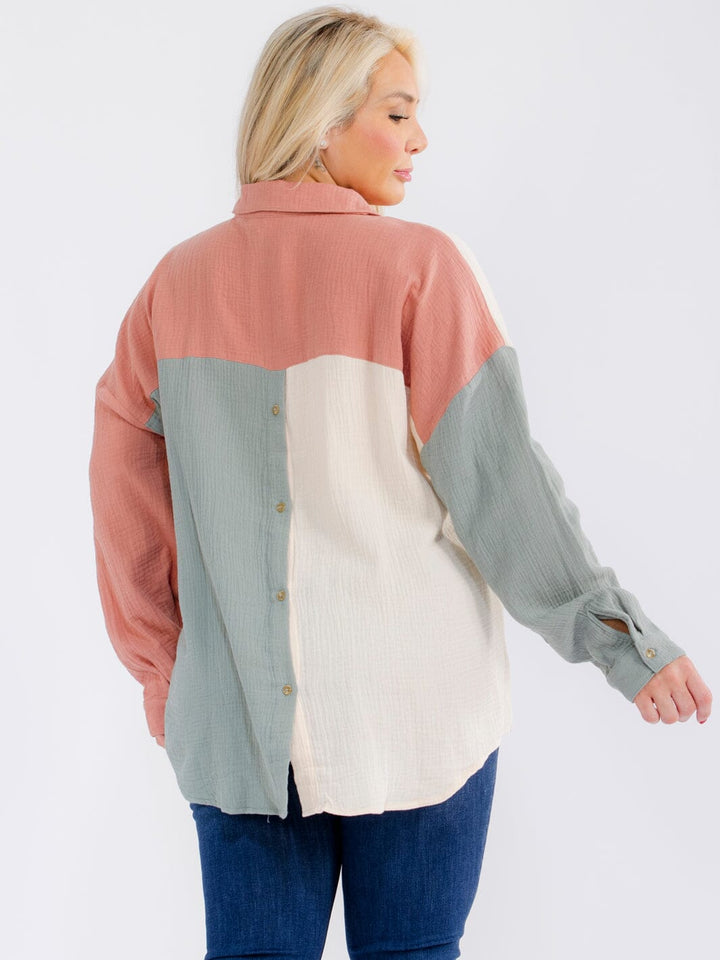 PLUS SIZE LONG SLEEVE BUTTON UP FRONT POCKET COLORBLOCK HIGH-LOW SHIRT