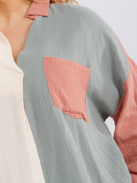 PLUS SIZE LONG SLEEVE BUTTON UP FRONT POCKET COLORBLOCK HIGH-LOW SHIRT