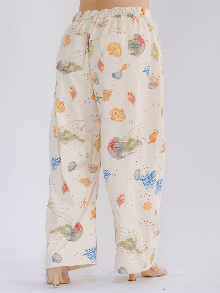 PLUS SIZE BUTTON CLOSURE POCKETS MULTI PRINT WIDE LEG DENIM PANTS