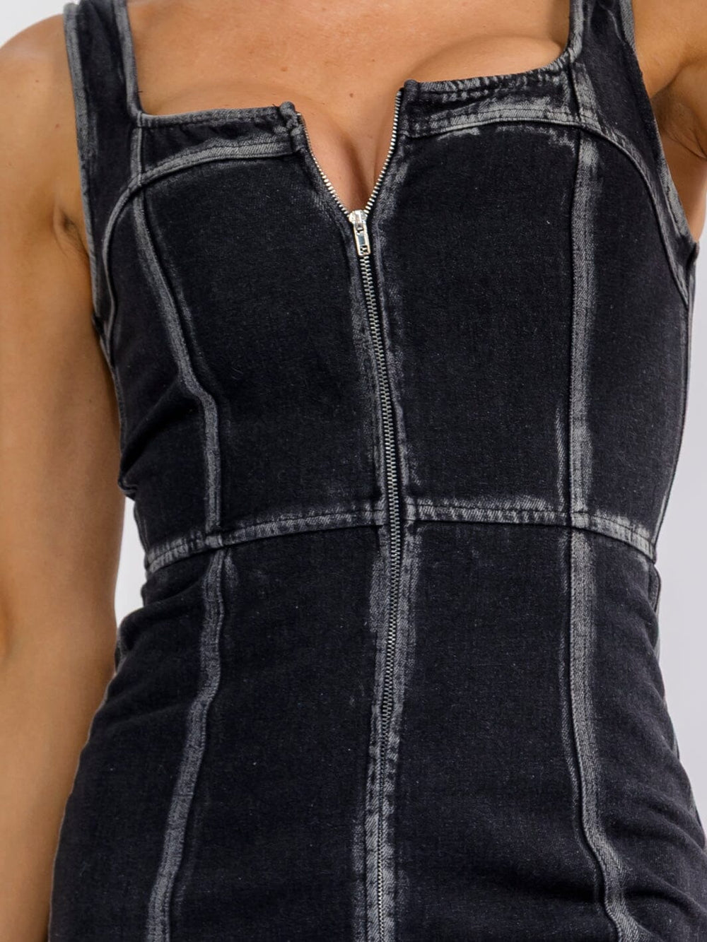 WOMEN'S SLEEVELESS BODYCON WASHED DENIM MINI DRESS
