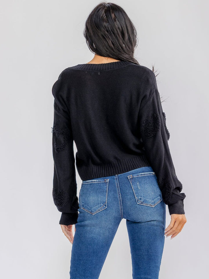 WOMEN'S LONG SLEEVE V-NECK HEART DETAILED PULLOVER SWEATER