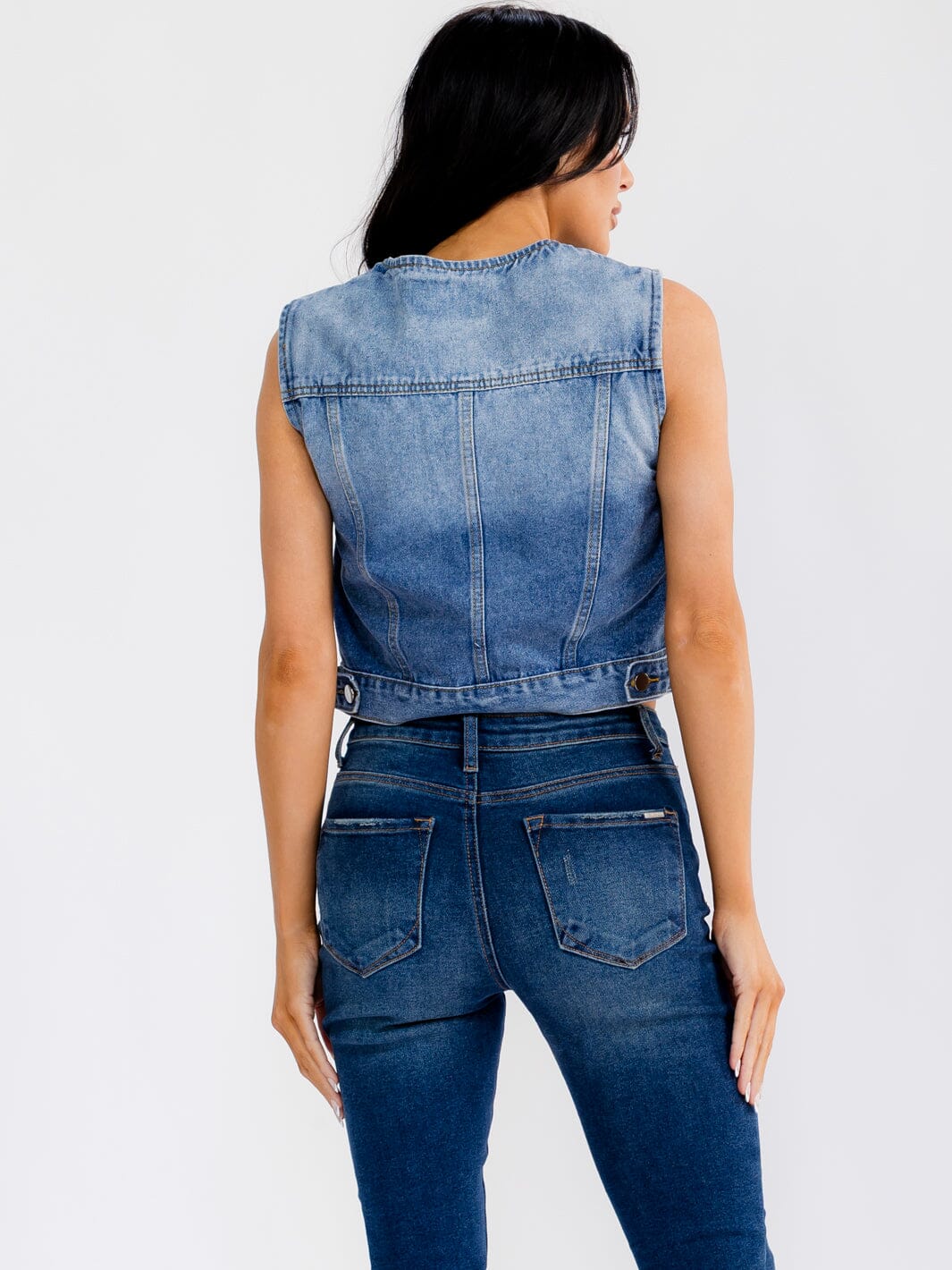 WOMEN'S SLEEVELESS BUTTON UP FRONT POCKETS WASHED DENIM TOP