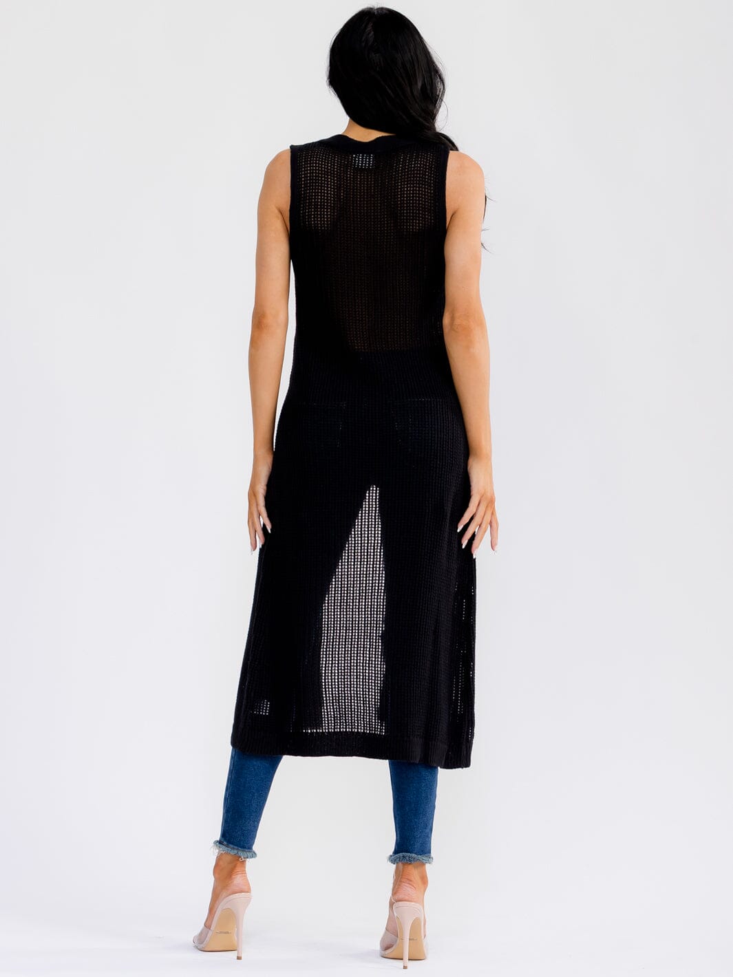 WOMEN'S SLEEVELESS V-NECK BUTTON CLOSURE CROCHET TOP