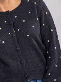 WOMEN'S LONG SLEEVE BUTTON CLOSURE DETAILED SWEATER