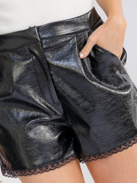 WOMEN'S BUTTON CLOSURE FRONT POCKETS LACE EDGE PU PLEATHER MINI SHORTS