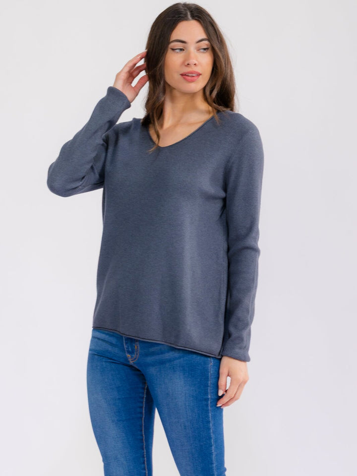 WOMEN'S LONG SLEEVE V-NECK PULLOVER SWEATER