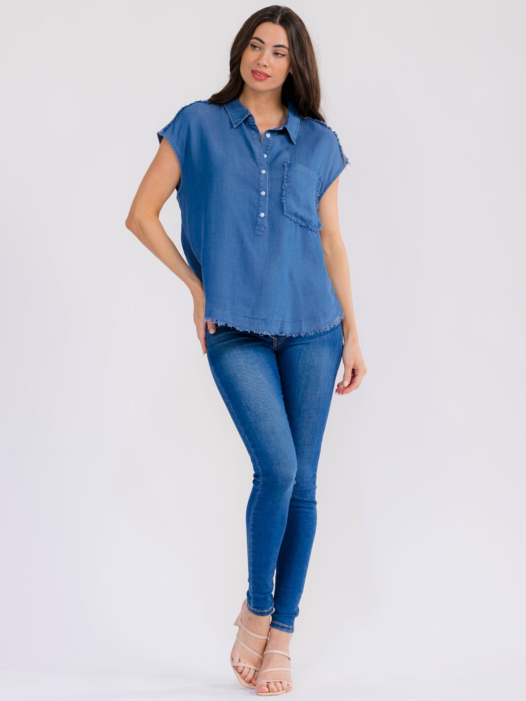 WOMEN'S SHORT SLEEVE BUTTON UP FRONT POCKET CHAMBRAY BLOUSE