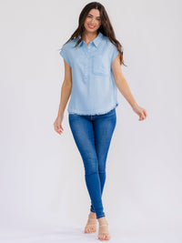 WOMEN'S SHORT SLEEVE BUTTON UP FRONT POCKET CHAMBRAY BLOUSE