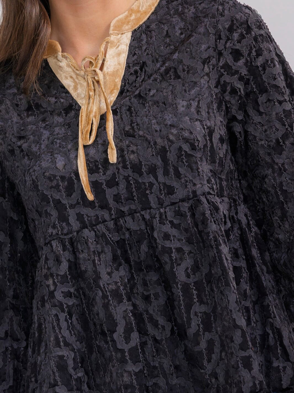 WOMEN'S LONG SLEEVE V-NECK VELVET BLOUSE