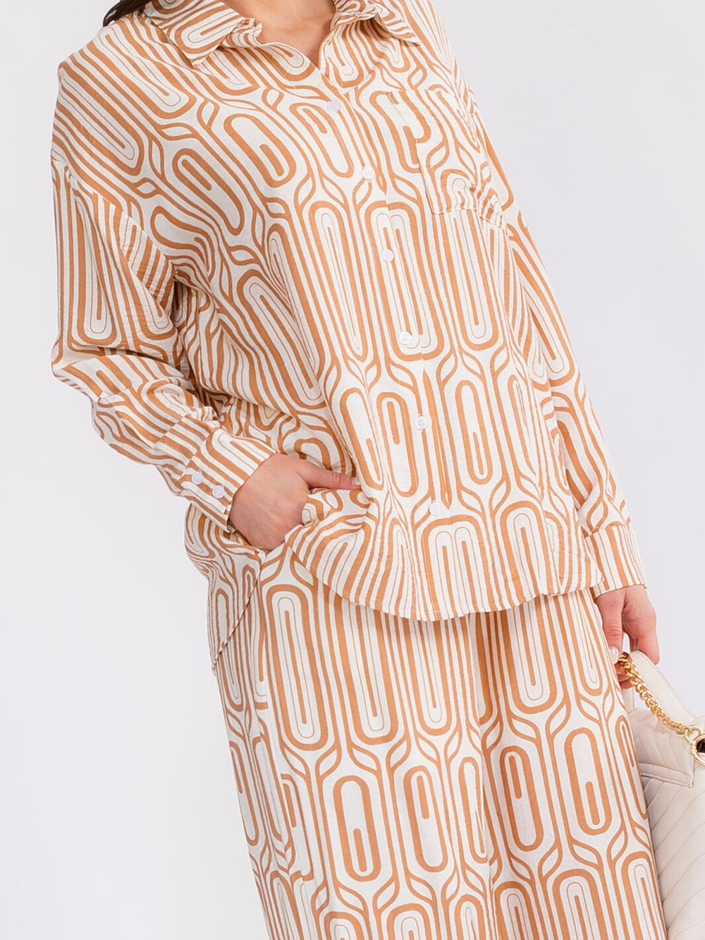 WOMEN'S LONG SLEEVE BUTTON UP PRINTED BLOUSE