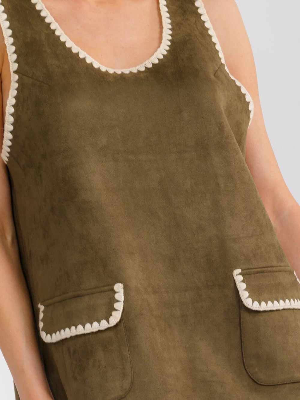 WOMEN'S SLEEVELESS TRIM DETAILED FRONT POCKETS MINI DRESS