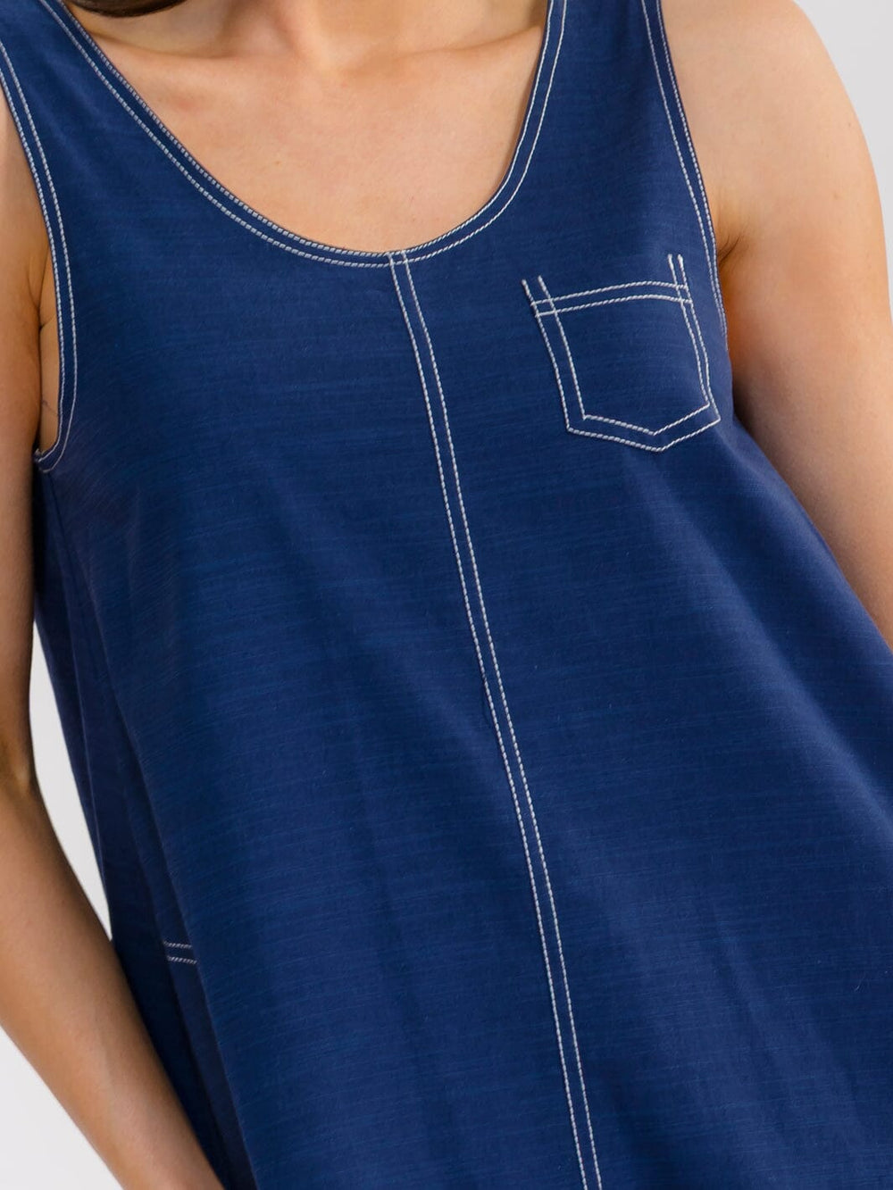 WOMEN'S SLEEVELESS FRONT POCKETS LOOSE FIT DENIM MINI DRESS