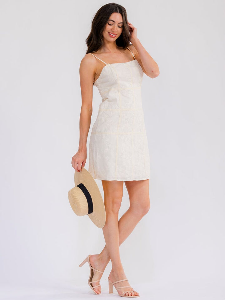 WOMEN'S SLEEVELESS FLORAL STITCHED MINI DRESS