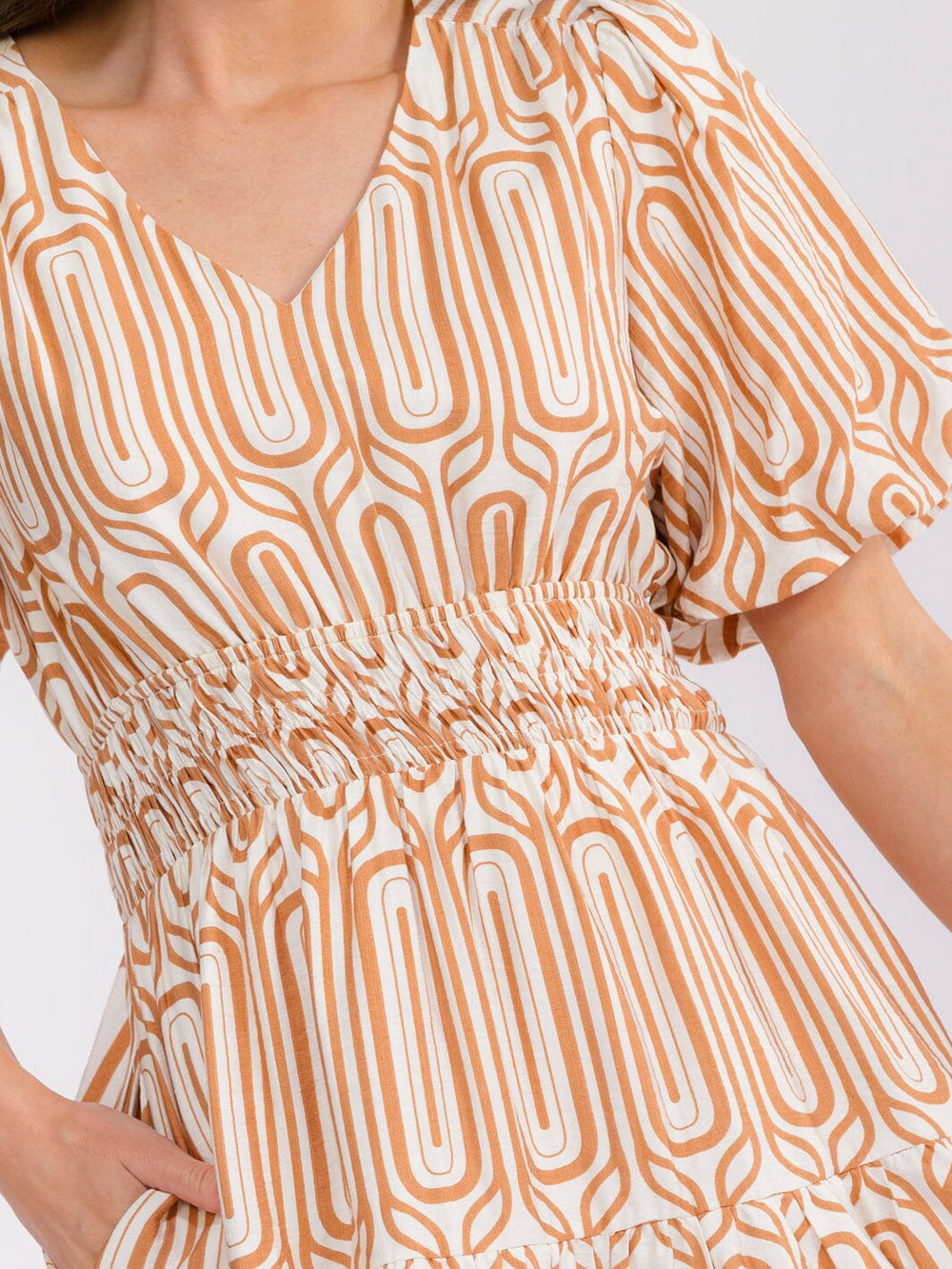 WOMEN'S SHORT SLEEVE V-NECK ELASTIC WAIST FRONT POCKETS MINI DRESS