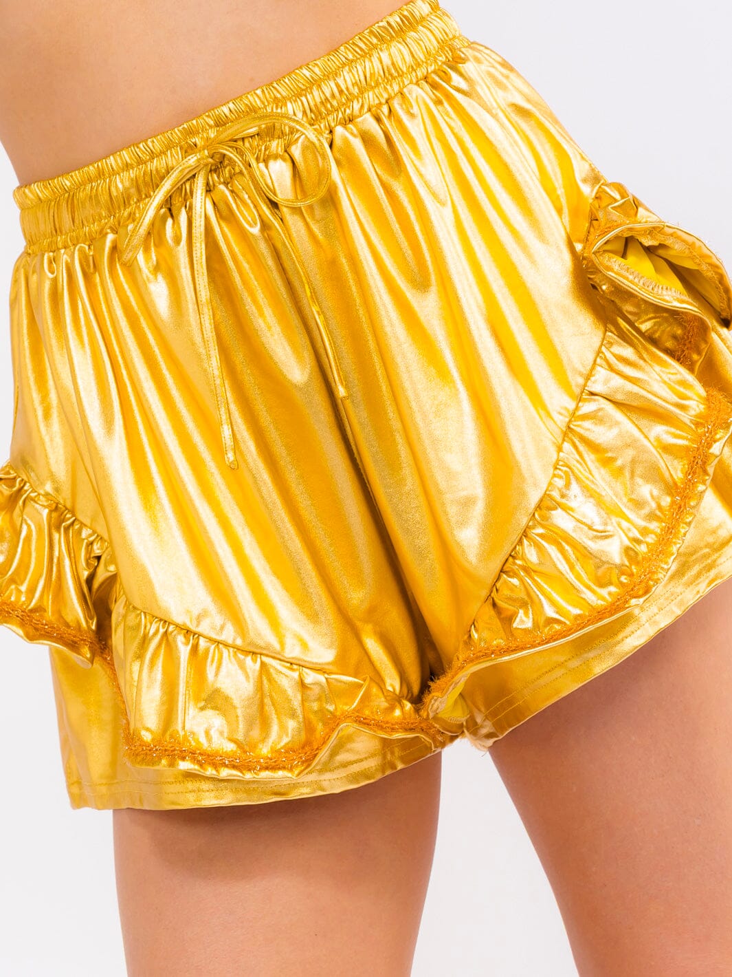 WOMEN'S ELASTIC WAIST RUFFLE METALLIC MINI SHORTS