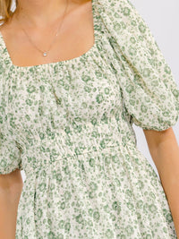 WOMEN'S SHORT SLEEVE SQUARE NECK FRONT POCKETS FLORAL MINI DRESS