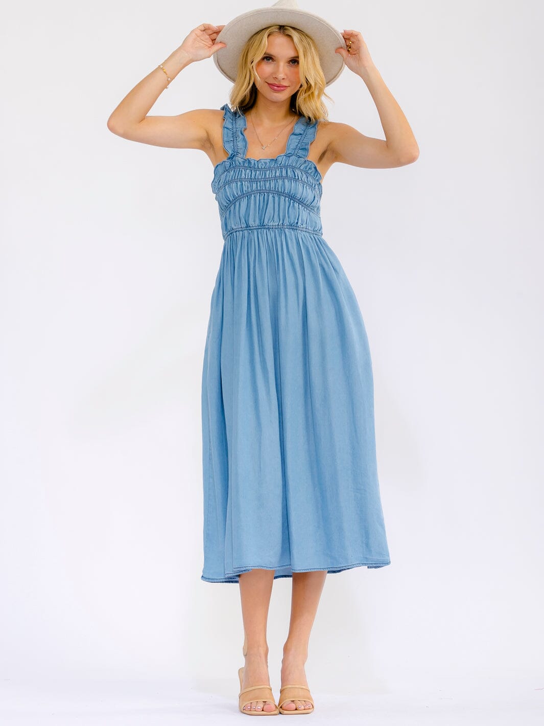 WOMEN'S SLEEVELESS SQUARE NECK FRONT POCKETS CHAMBRAY MAXI DRESS
