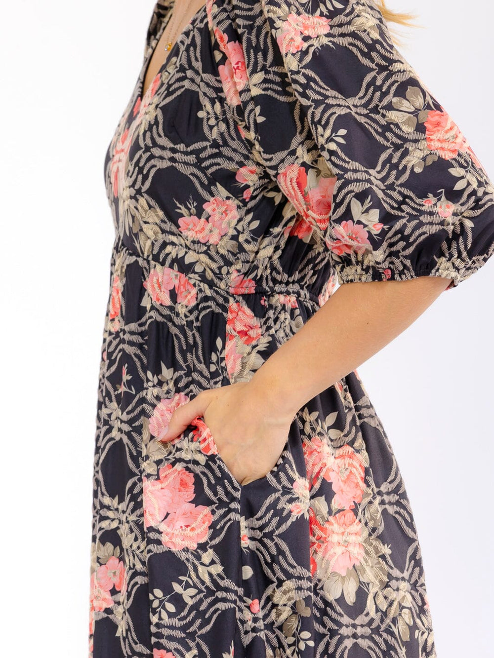 WOMEN'S SHORT PUFF SLEEVE V-NECK FRONT POCKETS FLORAL STITCHED MAXI DRESS